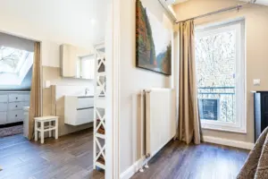 Immobilienfotograf Architekturfotograf Einfamilienhaus Masterbad Masterschlafzimmer