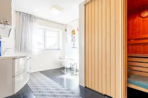 Immobilienfotografie Architektenhaus Masterbad Sauna